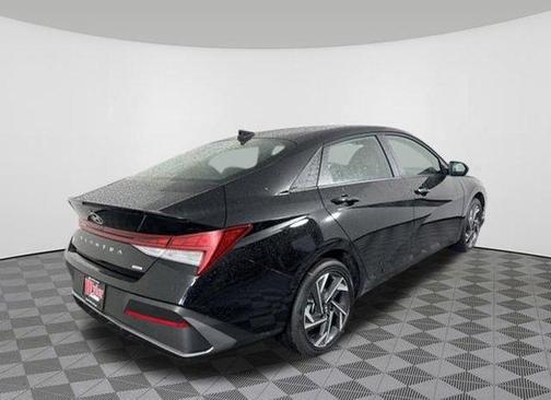 2025 Hyundai ELANTRA HEV SEL Sport
