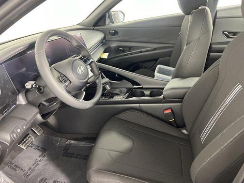 2025 Hyundai ELANTRA HEV SEL Sport