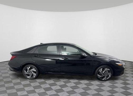 2025 Hyundai ELANTRA HEV SEL Sport