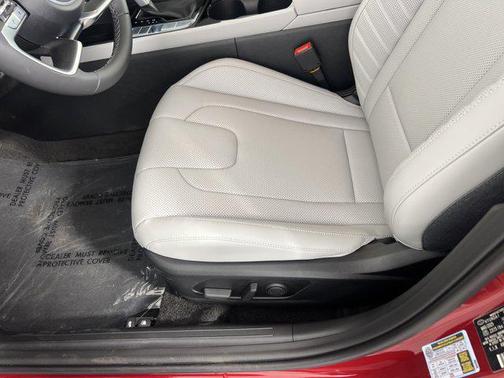 2025 Hyundai ELANTRA HEV Limited