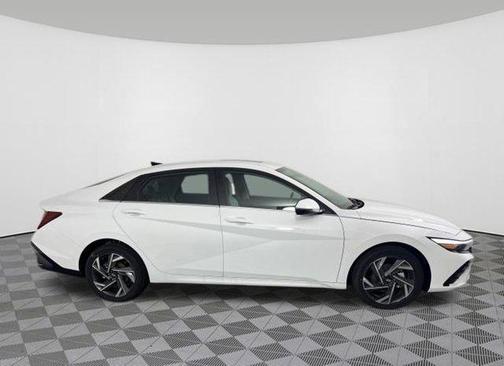 2025 Hyundai ELANTRA HEV Limited