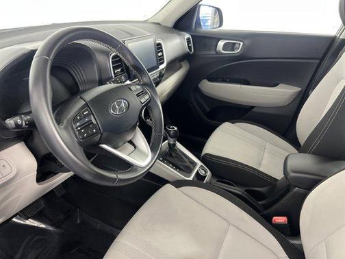 2023 Hyundai VENUE SEL