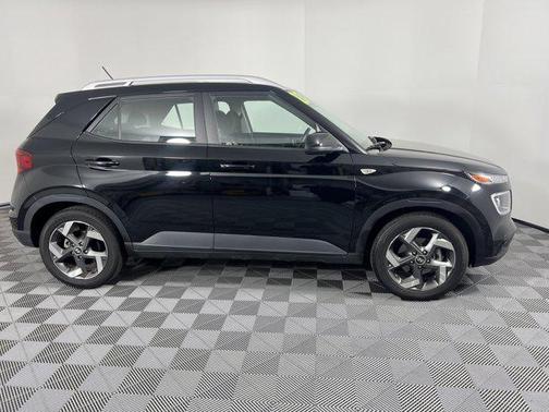 2023 Hyundai VENUE SEL