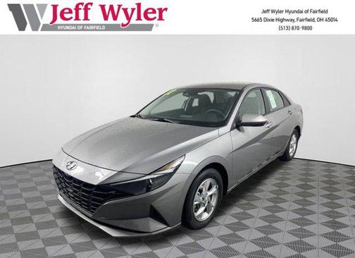 2022 Hyundai ELANTRA SE