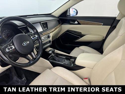 2017 Kia Cadenza Premium