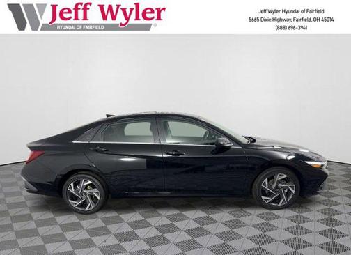 2025 Hyundai ELANTRA SEL