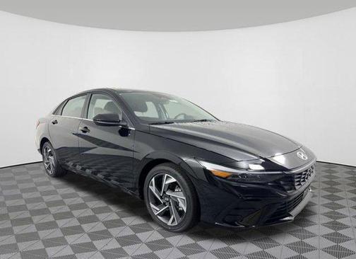 2025 Hyundai ELANTRA SEL