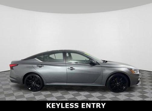 2022 Nissan Altima SR FWD