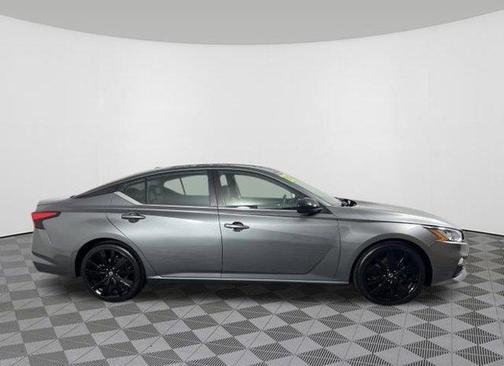 2022 Nissan Altima SR FWD