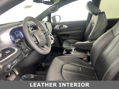 2022 Chrysler Pacifica Hybrid Touring L
