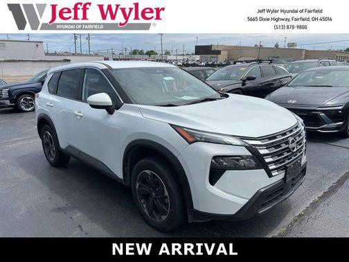 Everest White Pearl 2024 Nissan Rogue SV