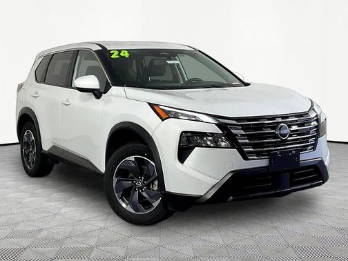 Everest White Pearl 2024 Nissan Rogue SV