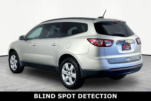 Champagne Silver Metallic 2017 Chevrolet Traverse 1LT