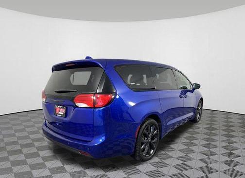 2020 Chrysler Pacifica Touring