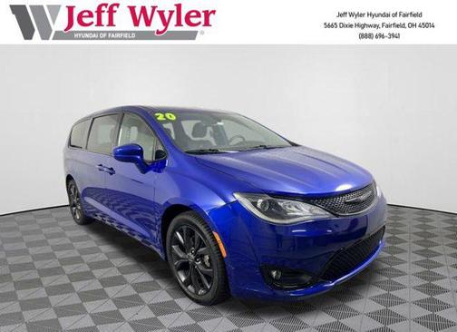 2020 Chrysler Pacifica Touring