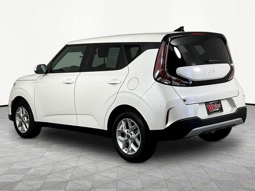 Snow White Pearl 2025 Kia Soul LX