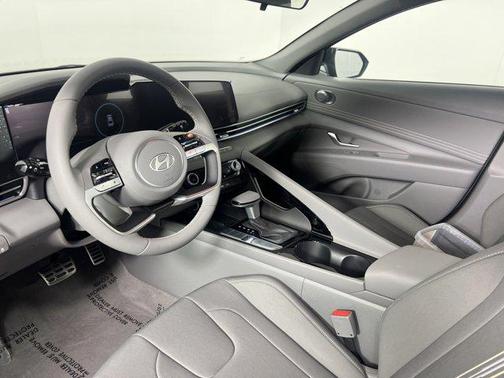 2025 Hyundai ELANTRA HEV SEL Sport