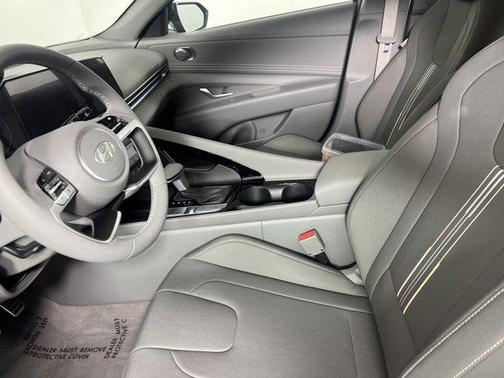 2025 Hyundai ELANTRA HEV SEL Sport