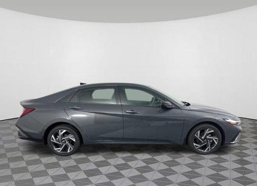 2025 Hyundai ELANTRA HEV SEL Sport
