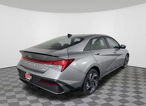 2025 Hyundai ELANTRA HEV SEL Sport
