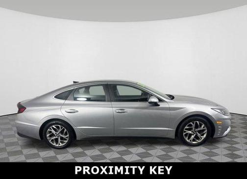 2022 Hyundai SONATA SEL