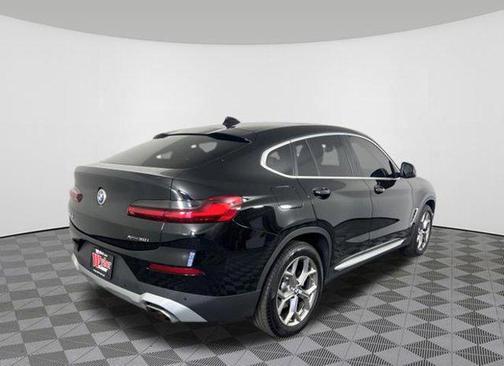 2022 BMW X4 xDrive30i