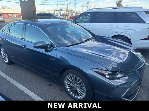 2019 Toyota Avalon Hybrid Limited