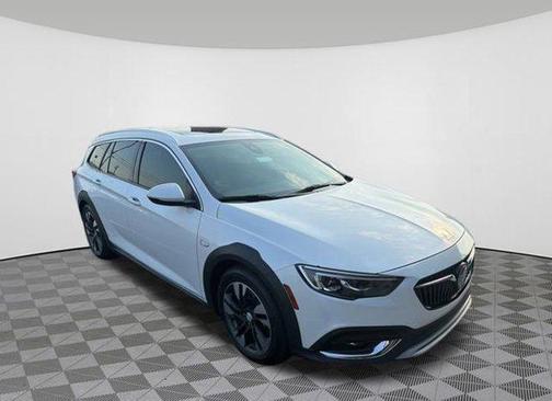 2019 Buick Regal TourX AWD Essence
