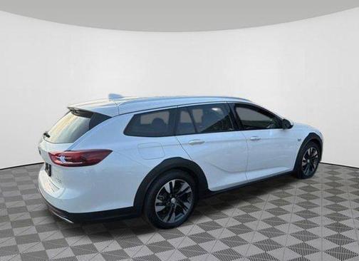 2019 Buick Regal TourX AWD Essence