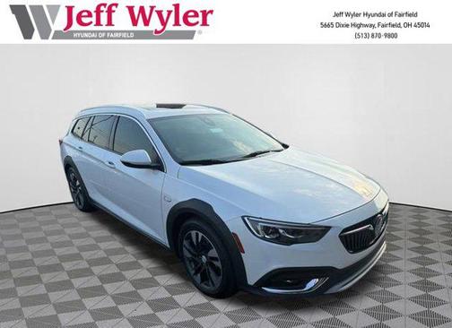 2019 Buick Regal TourX AWD Essence