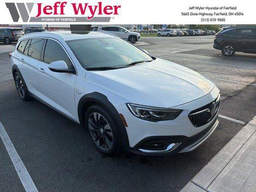 2019 Buick Regal TourX AWD Essence