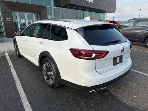 2019 Buick Regal TourX AWD Essence