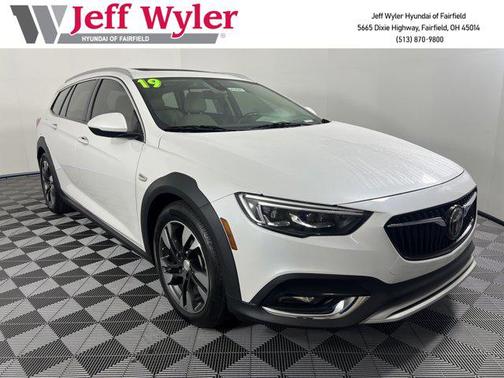 2019 Buick Regal TourX AWD Essence