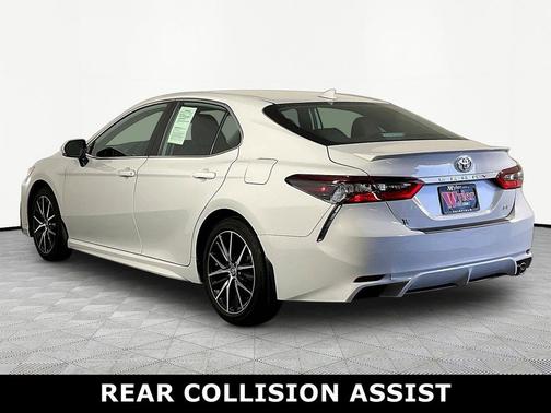 Ice Edge 2023 Toyota Camry SE
