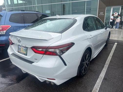 Ice Edge 2023 Toyota Camry SE