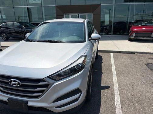Molten Silver 2018 Hyundai TUCSON SE