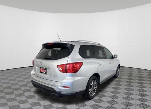 2018 Nissan Pathfinder SV