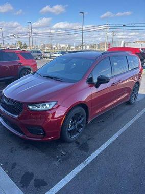 2024 Chrysler Pacifica Touring L