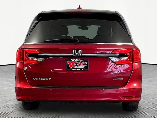 Radiant Red Metallic II 2023 Honda Odyssey Touring