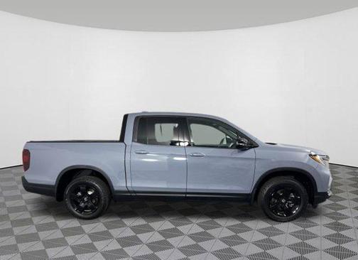 2025 Honda Ridgeline Black