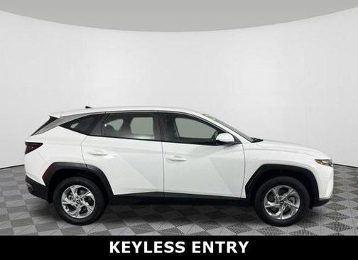 2023 Hyundai TUCSON SE
