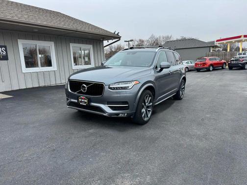 2019 Volvo XC90 T6 Momentum