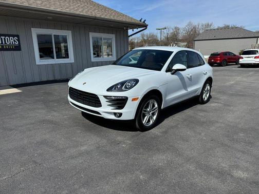 2018 Porsche Macan Sport Utility 4D