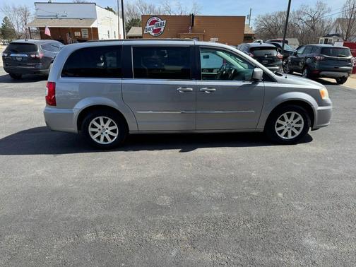 2013 Chrysler Town & Country Touring
