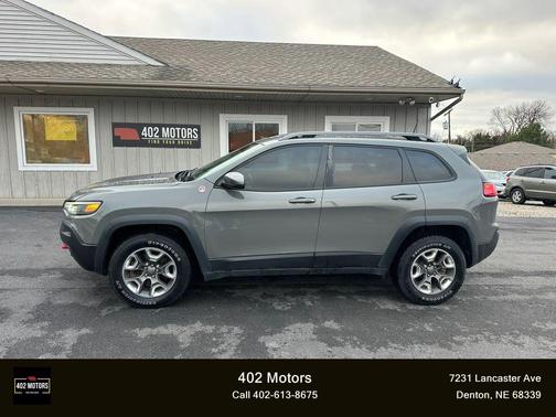 Sting-Gray Clearcoat 2019 Jeep Cherokee Trailhawk