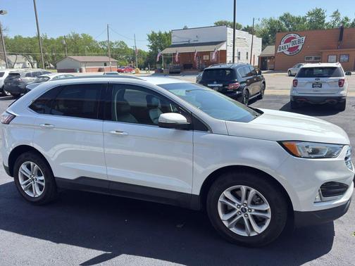 White 2019 Ford Edge SEL