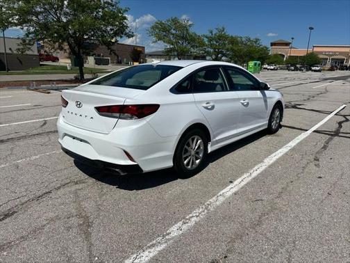 2018 Hyundai SONATA SE