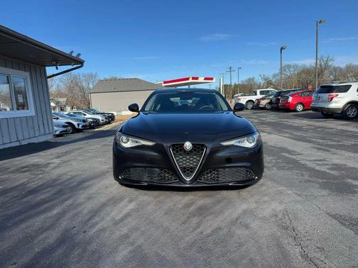 2017 Alfa Romeo Giulia Base