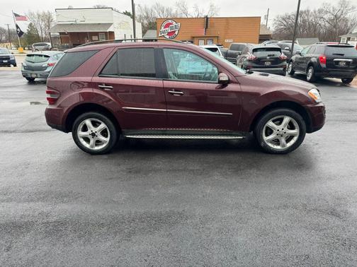 Maroon 2008 Mercedes-Benz M-Class 4MATIC