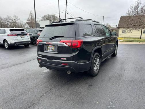 Black 2019 GMC Acadia SLE-2